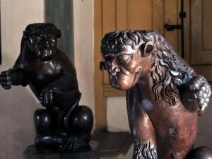 leões em madeira esculpidos por Aleijadinho